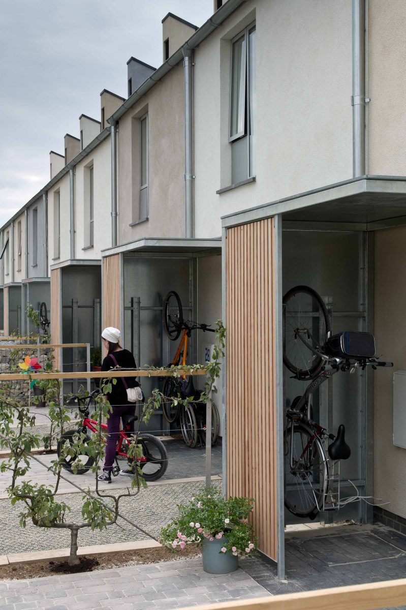 4 The Triangle_Front doors and bicycles_(c) Glen Howells Architects_edited